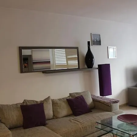 C056-cannes Rue Antibes - *