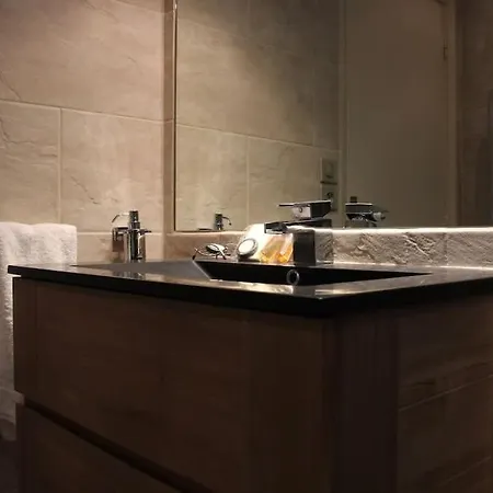 C056-cannes Rue Antibes -