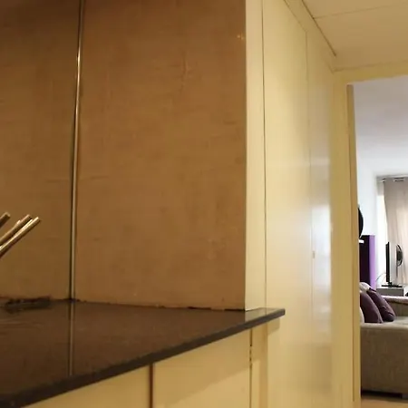 C056-cannes Rue Antibes -