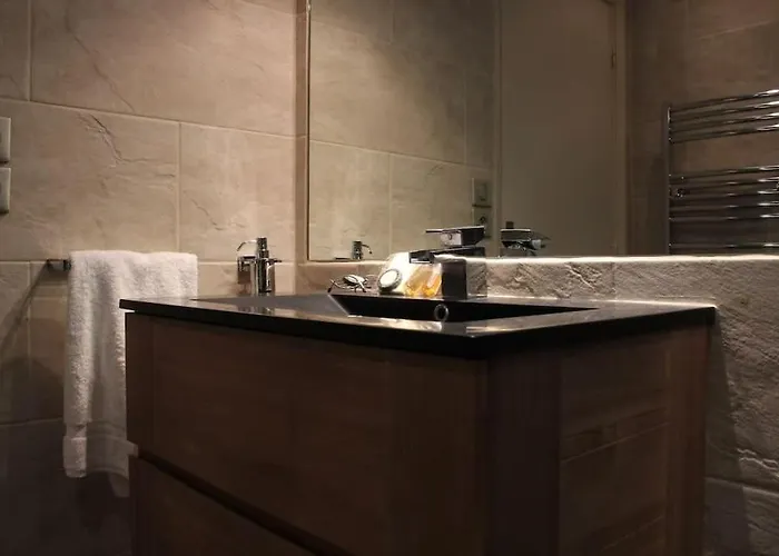 C056-cannes Rue Antibes -