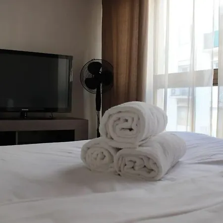 C056-cannes Rue Antibes - Lejlighed