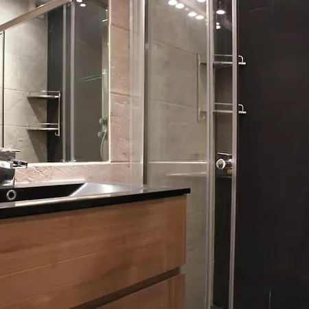 C056-cannes Rue Antibes -